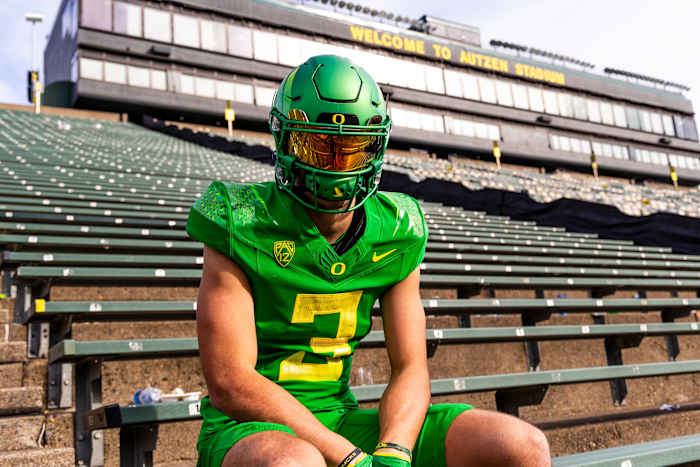 2025 Goodland (KS) tight end Likon Cure visits Oregon.